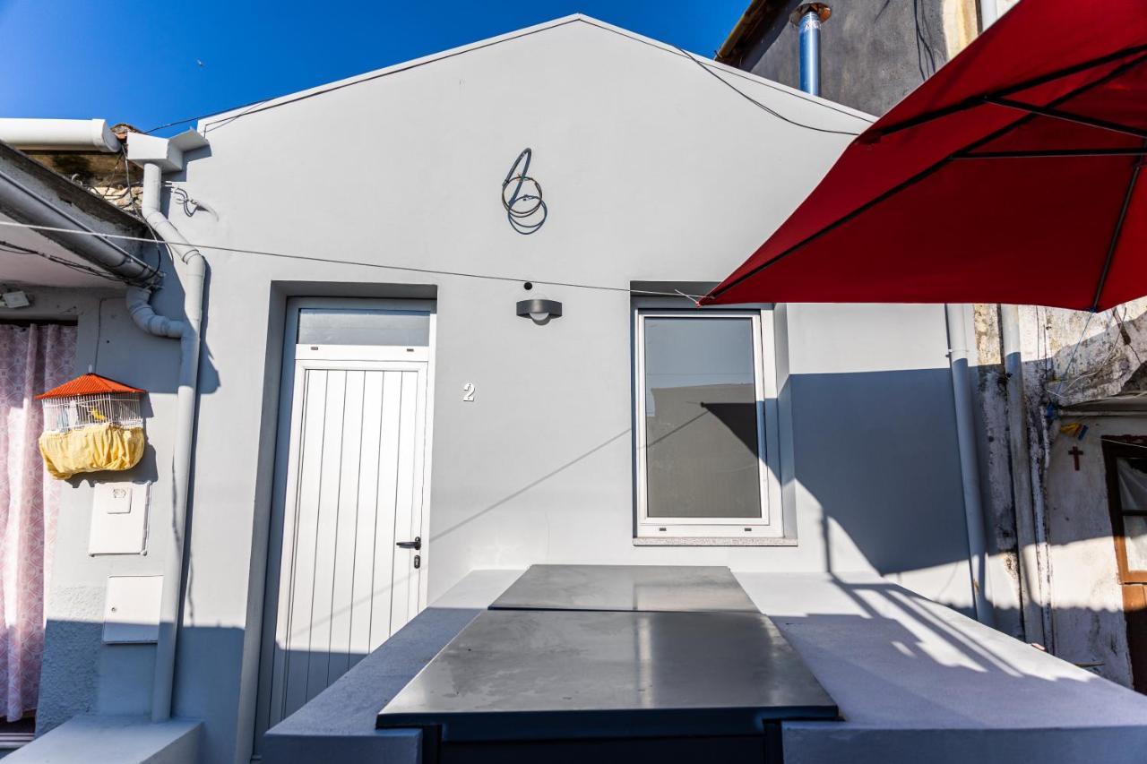 House On A Rustic Island At Campanha Trainstation Apartment Porto Luaran gambar